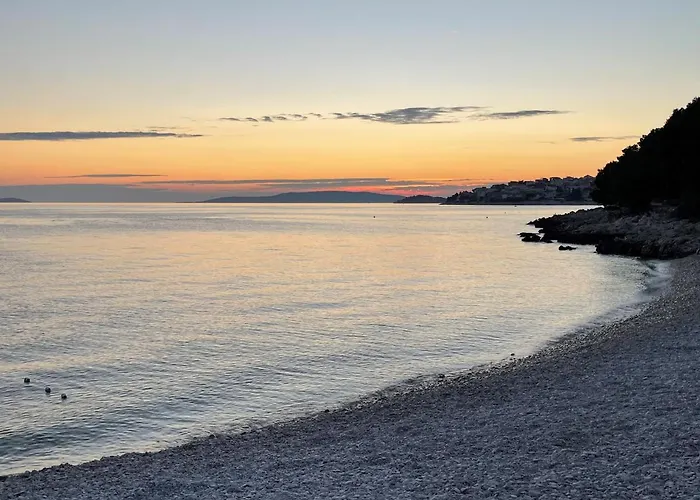 C-views شقة تروغير